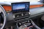 2022 Navigator L Thumbnail 27
