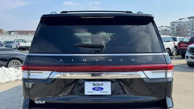2022 Lincoln Navigator L Reserve