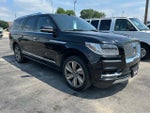 2018 Navigator L Thumbnail 3