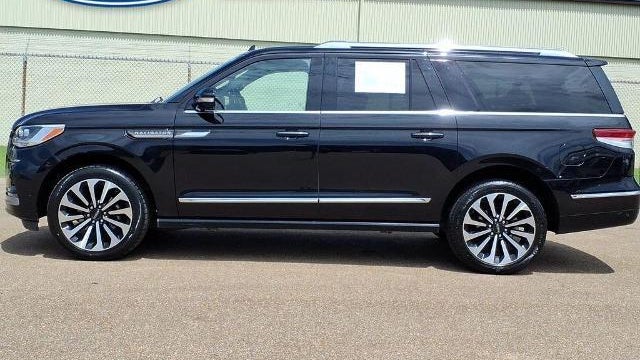 2022 Lincoln Navigator L Reserve