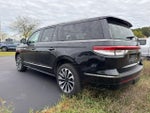 2022 Navigator L Thumbnail 6