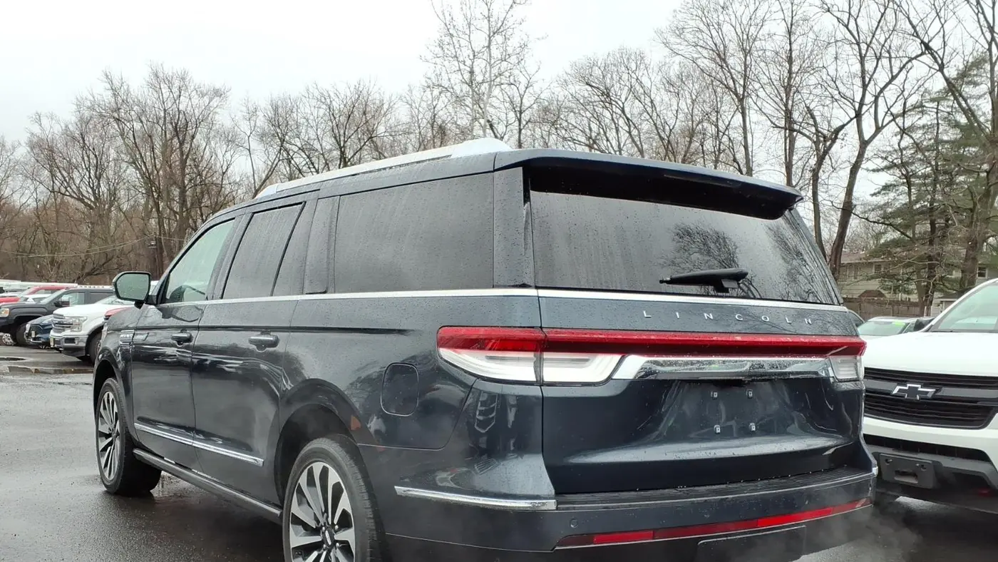 2022 Lincoln Navigator L Reserve