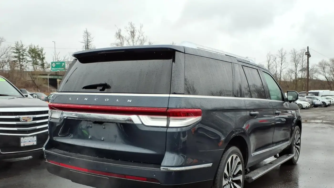 2022 Lincoln Navigator L Reserve