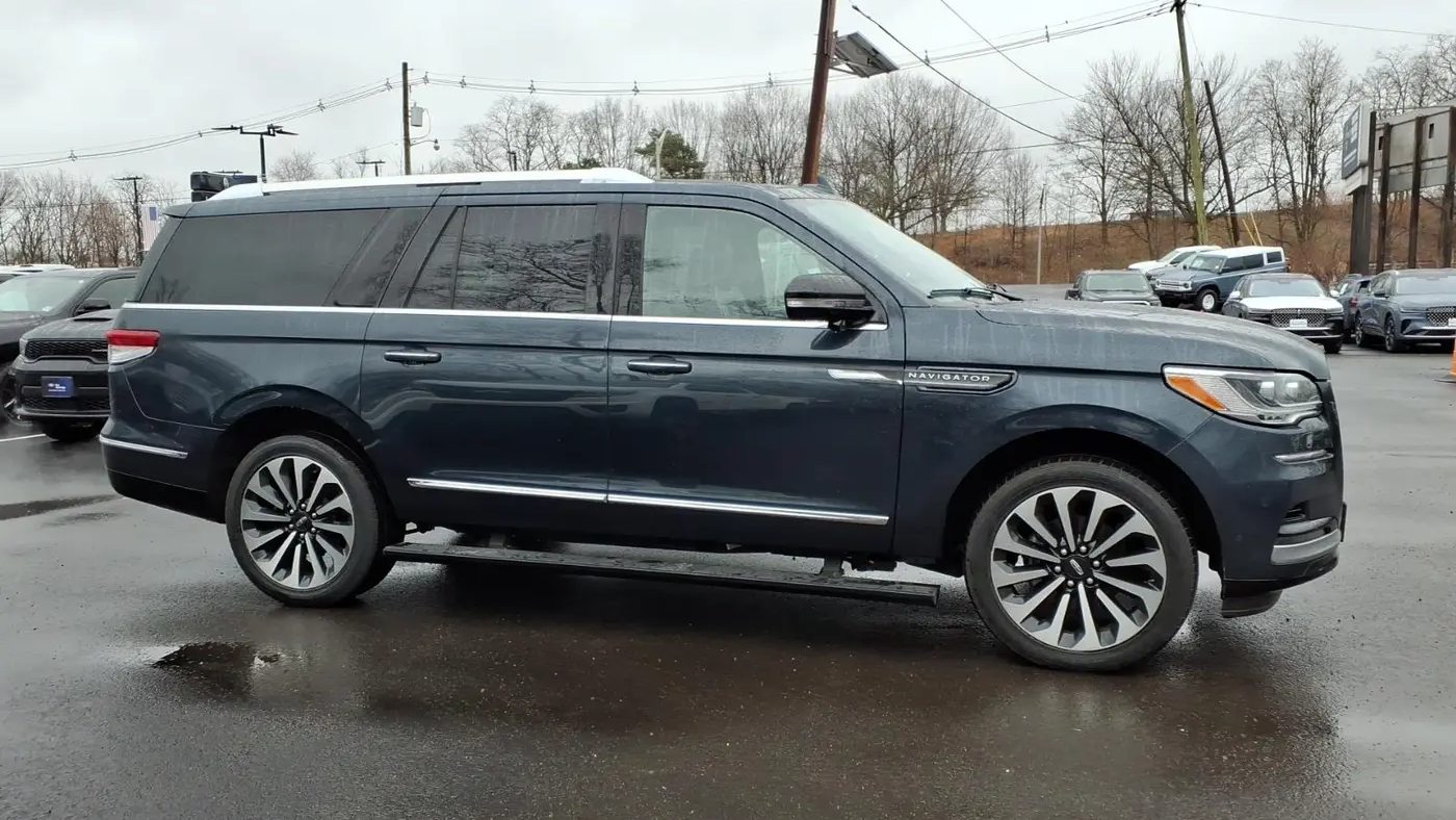 2022 Lincoln Navigator L Reserve