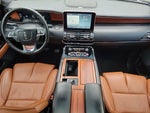 2018 Navigator L Thumbnail 16