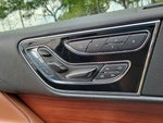 2018 Navigator L Thumbnail 25