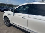 2019 Navigator L Thumbnail 16