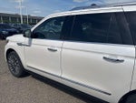 2019 Navigator L Thumbnail 17