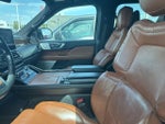 2019 Navigator L Thumbnail 30