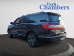 2019 Navigator L Thumbnail 3