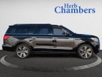 2019 Navigator L Thumbnail 11