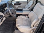 2021 Navigator L Thumbnail 16