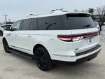 2022 Navigator L Thumbnail 10