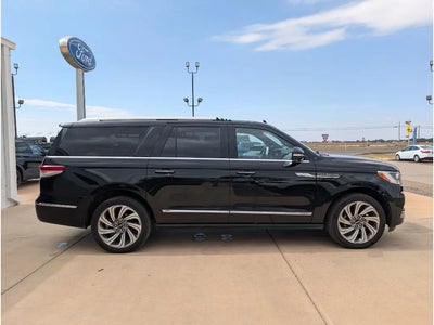 Photo of a 2022 Lincoln Navigator L 4X4 Reserve 4DR SUV for sale