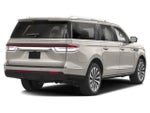 2022 Navigator L Thumbnail 2