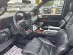 2022 Navigator L Thumbnail 9