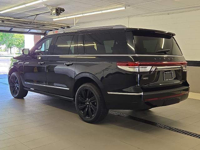 2022 Lincoln Navigator - $61,999