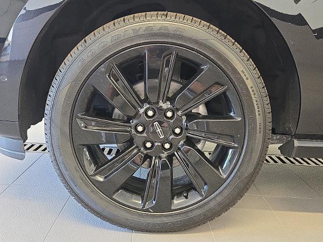 2022 Lincoln Navigator - $61,999