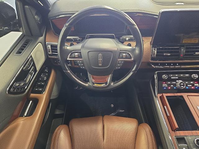 2022 Lincoln Navigator - $61,999