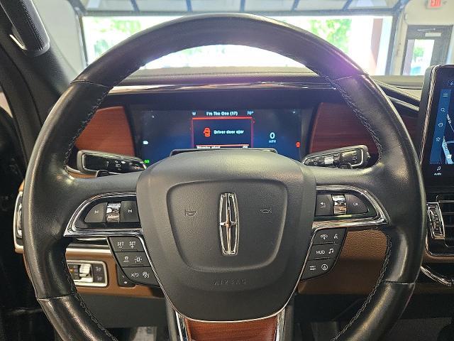 2022 Lincoln Navigator - $61,999