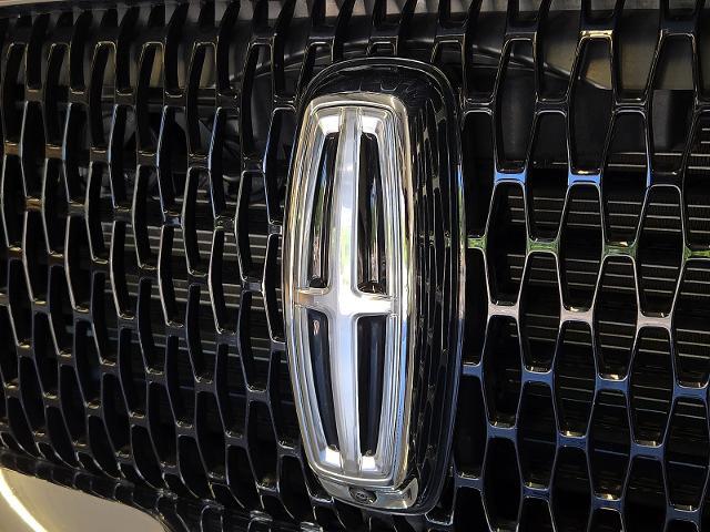 2022 Lincoln Navigator - $61,999