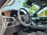 2018 Navigator L Thumbnail 10