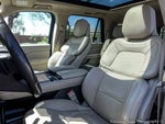 2021 Navigator L Thumbnail 8