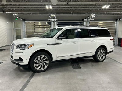 Photo of a 2022 Lincoln Navigator L 4X4 Reserve 4DR SUV for sale