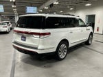 2022 Navigator L Thumbnail 9