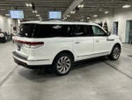 2022 Navigator L Thumbnail 10