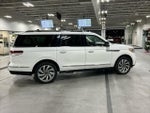 2022 Navigator L Thumbnail 11