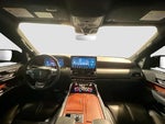 2022 Navigator L Thumbnail 16