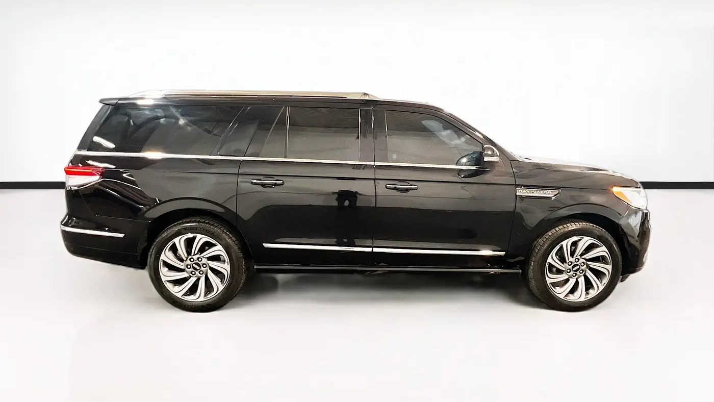 2022 Lincoln Navigator L Reserve