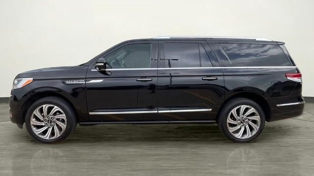 2022 Lincoln Navigator L Reserve