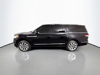 Photo of a 2022 Lincoln Navigator L 4X4 Reserve 4DR SUV for sale