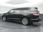 2022 Navigator L Thumbnail 3