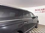2018 Navigator L Thumbnail 16