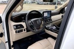 2020 Navigator L Thumbnail 17
