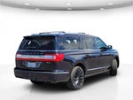 2021 Navigator L Thumbnail 6