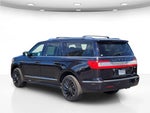2021 Navigator L Thumbnail 8