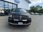 2022 Navigator L Thumbnail 2