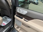 2022 Navigator L Thumbnail 18