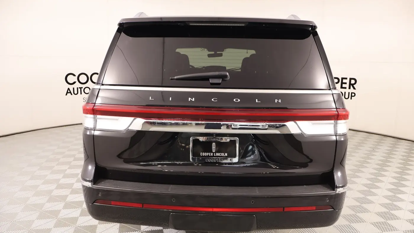 2022 Lincoln Navigator L Reserve
