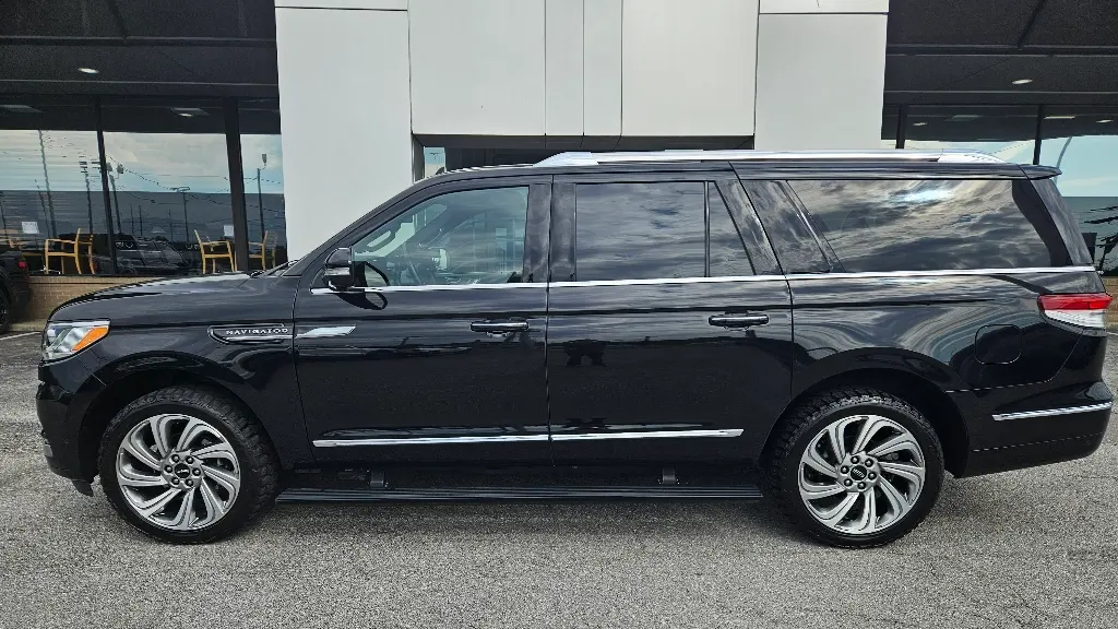2022 Lincoln Navigator L Reserve