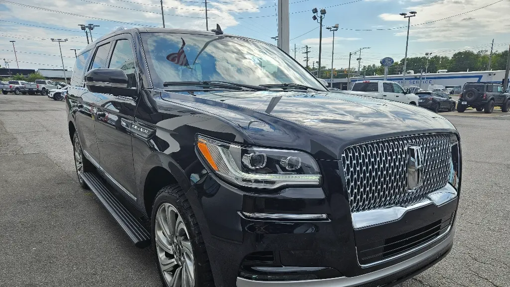 2022 Lincoln Navigator L Reserve