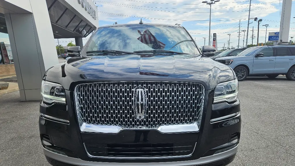 2022 Lincoln Navigator L Reserve