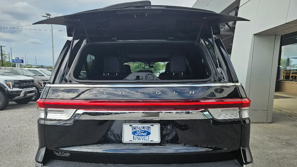 2022 Lincoln Navigator L Reserve