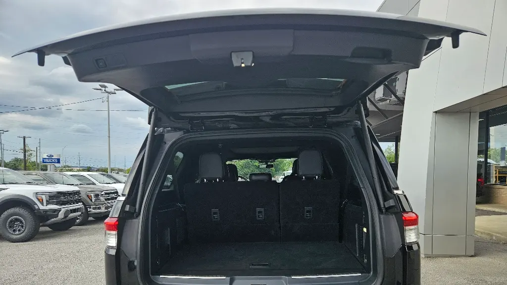 2022 Lincoln Navigator L Reserve
