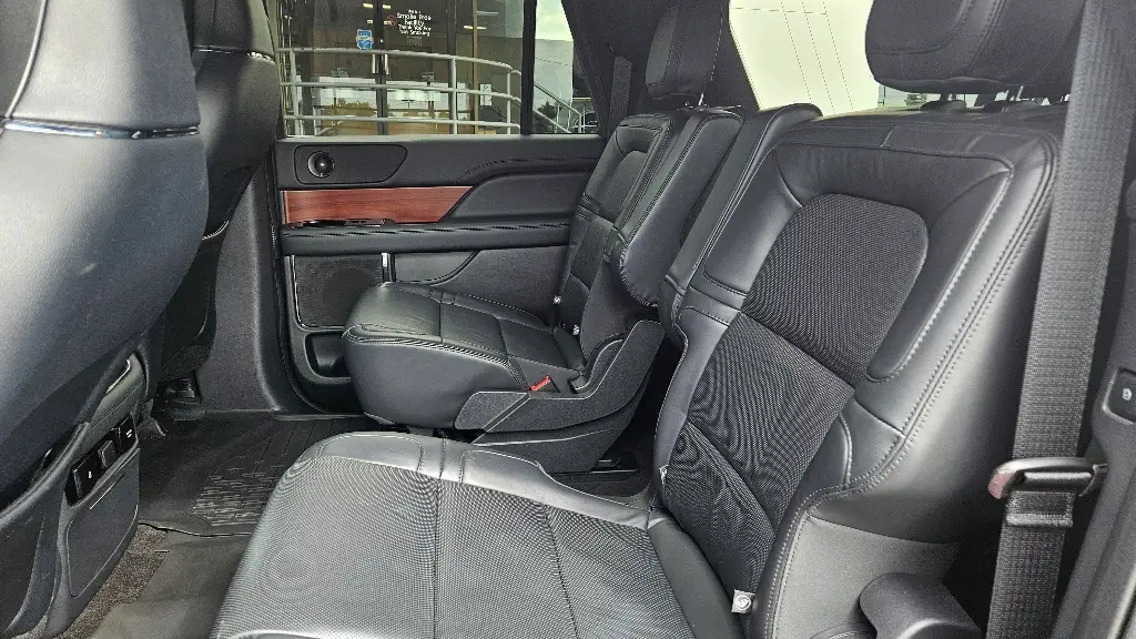2022 Lincoln Navigator L Reserve