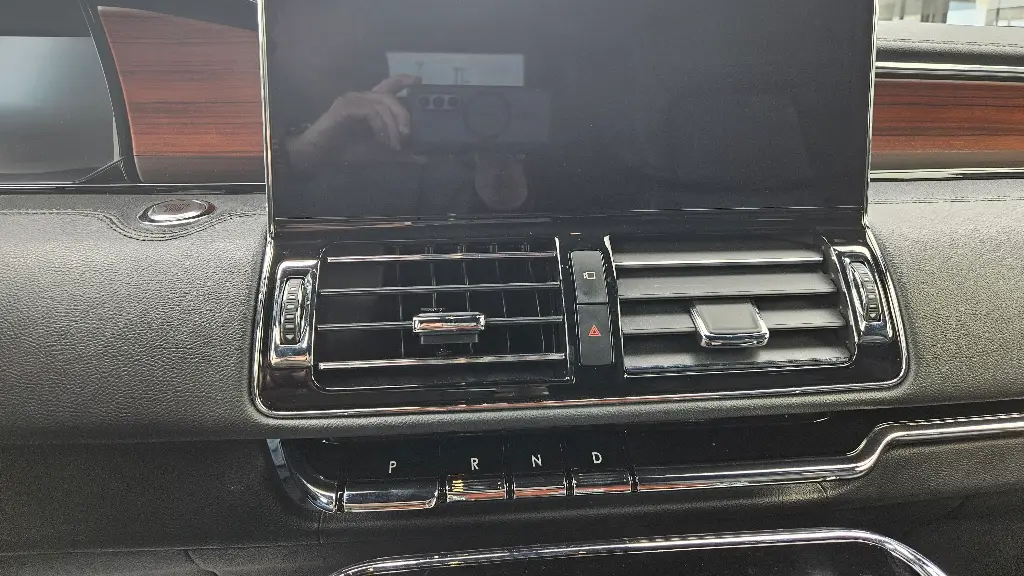 2022 Lincoln Navigator L Reserve